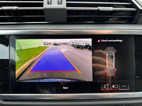 New 2025 Audi Q3 2.0T Premium image 19