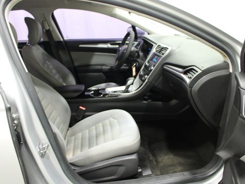 Used 2014 Ford Fusion S FWD image 20