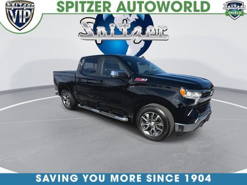 Used 2022 Chevrolet Silverado 1500 LT AWD/4WD image 2