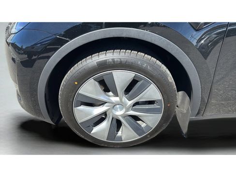 Used 2024 Tesla Model Y Long Range AWD/4WD image 20