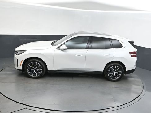 Certified 2025 BMW X3 xDrive30i w/ Premium Package image 32