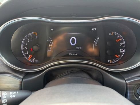 Used 2021 Jeep Grand Cherokee Laredo AWD/4WD image 33