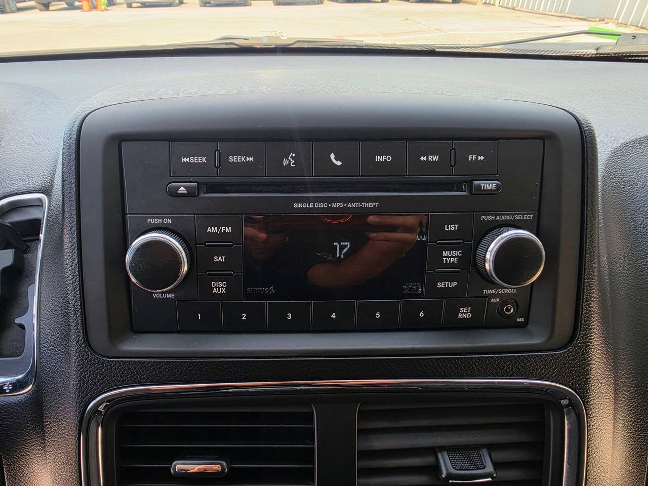 Used 2012 Dodge Grand Caravan SE FWD image 37