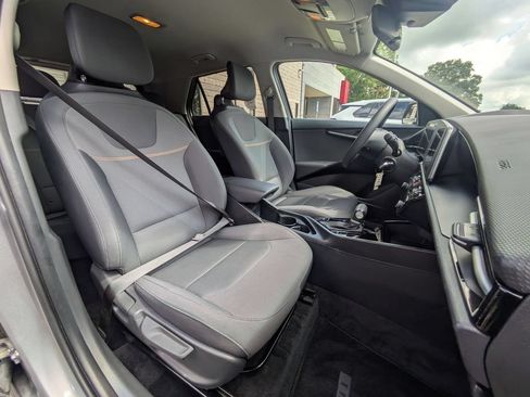 Used 2025 Kia Niro LX FWD image 30
