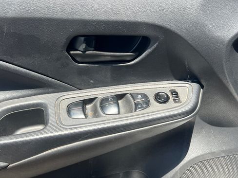 Used 2020 Nissan Versa S FWD image 16