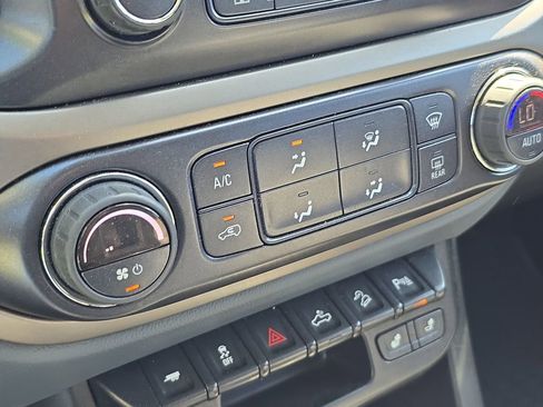 Used 2022 Chevrolet Colorado Z71 image 27