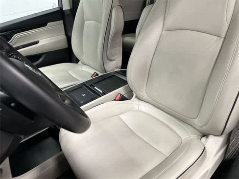 Certified 2025 Honda Odyssey Touring image 10