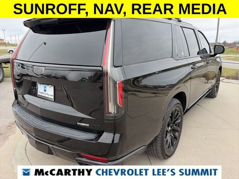 Used 2023 Cadillac Escalade ESV Sport w/ LPO, ONYX Package image 18