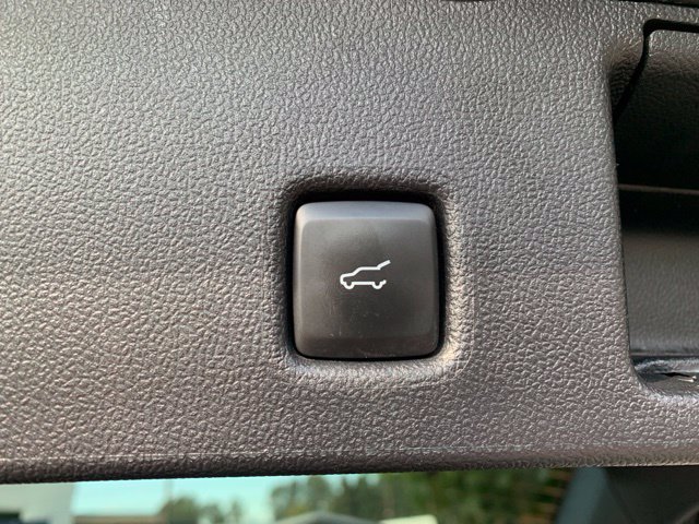 Used 2025 Ford Escape ST-Line Select AWD/4WD image 5