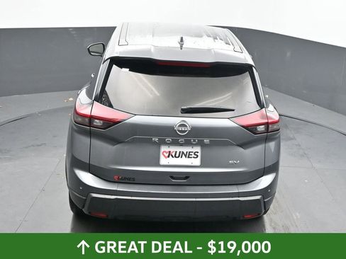Used 2024 Nissan Rogue SV image 35