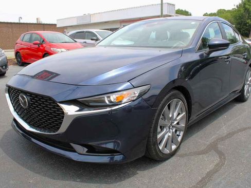 Used 2021 MAZDA MAZDA3 s FWD image 1