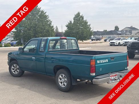 Used 1997 Nissan Pickup 2WD King Cab image 4