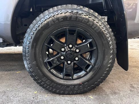 Used 2015 Toyota Tacoma 4x4 Double Cab w/ Convenience Package image 7