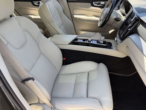 Used 2018 Volvo XC60 T8 Inscription w/ Advanced Package AWD/4WD image 11