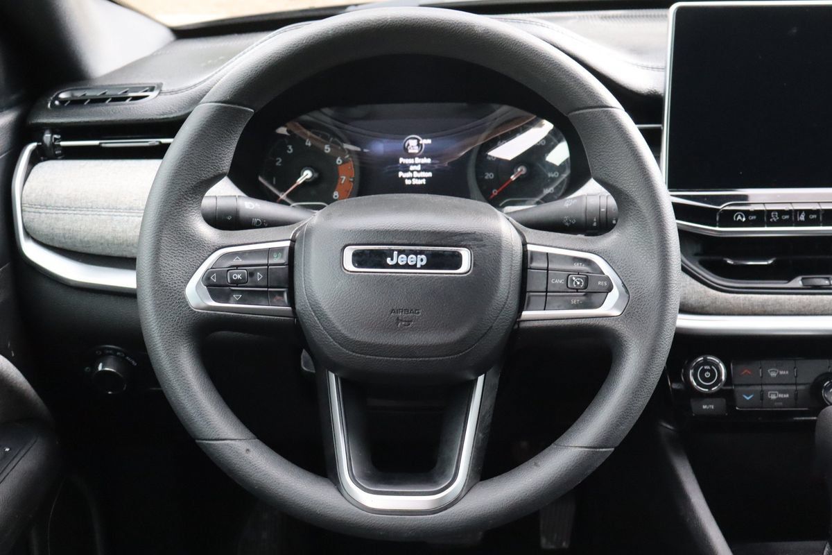 Used 2024 Jeep Compass Sport AWD/4WD image 18