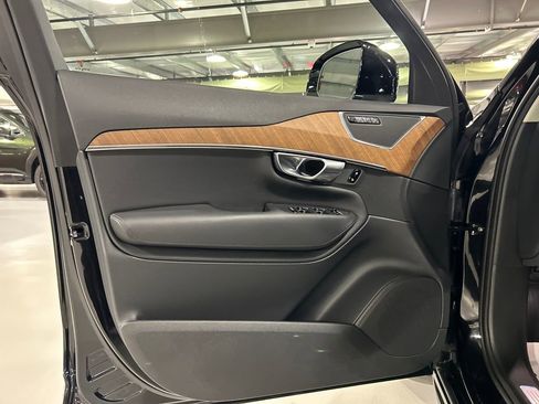 Used 2023 Volvo XC90 B5 Plus w/ Protection Package Premier AWD/4WD image 9