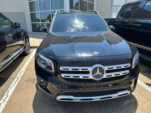 Used 2021 Mercedes-Benz GLB 250 w/ Premium Package image 3