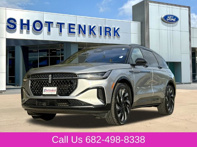 Used 2025 Lincoln Nautilus Reserve w/ Jet Appearance Package AWD/4WD image 3