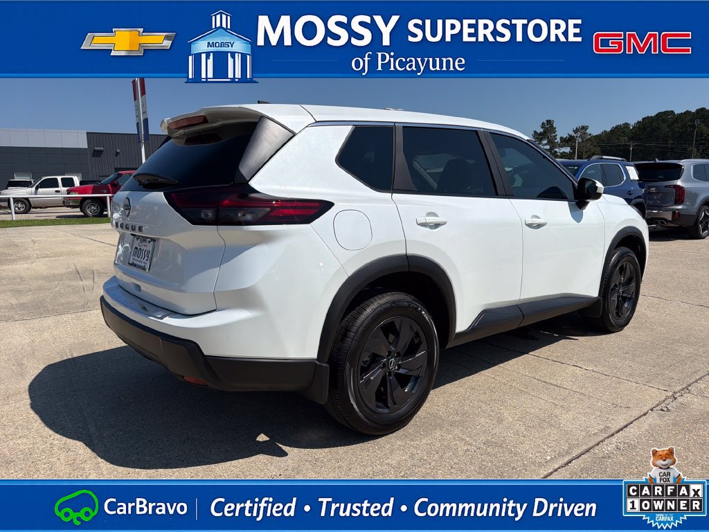 Certified 2026 Nissan Rogue SV FWD image 6