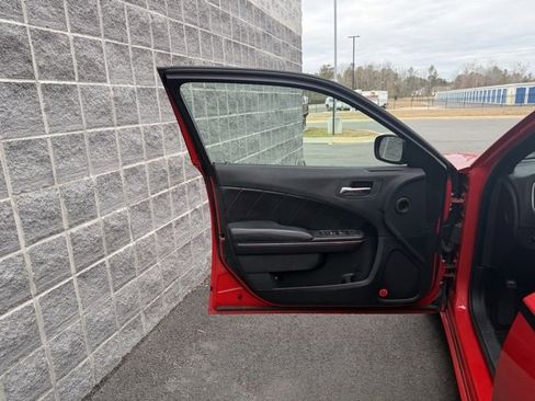 Used 2014 Dodge Charger R/T w/ Wheels & Tunes Group image 16