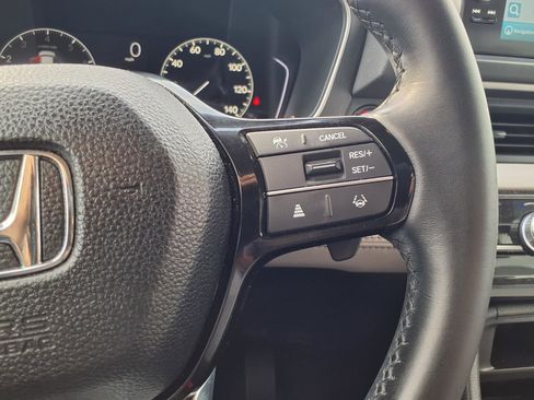 Used 2023 Honda Pilot Touring image 16