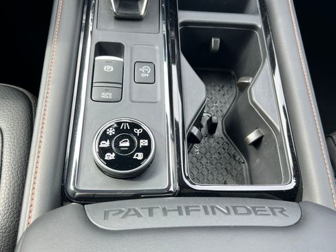 Used 2024 Nissan Pathfinder Rock Creek image 36
