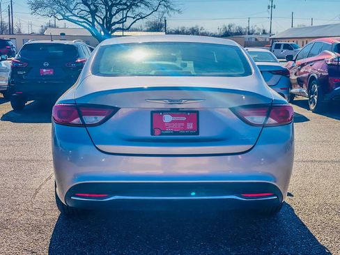 Used 2016 Chrysler 200 Limited image 6