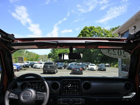 Used 2023 Jeep Wrangler Unlimited w/ Sun & Screen Package AWD/4WD image 21