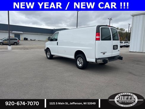 Used 2022 GMC Savana 2500 Work Van w/ Driver Convenience Package image 14