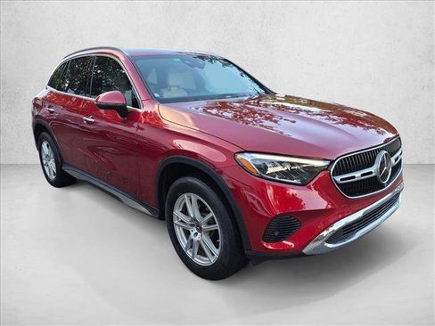 Used 2023 Mercedes-Benz GLC 300 image 3
