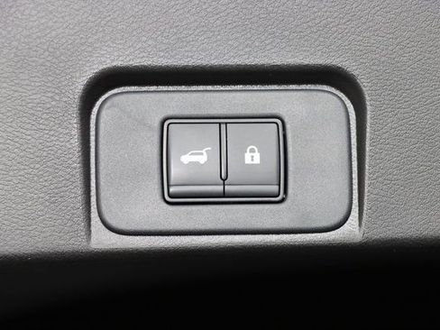 Used 2024 Nissan Rogue SL w/ SL Premium Package image 44