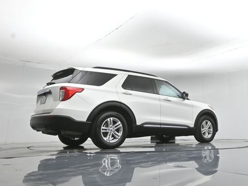 Used 2023 Ford Explorer XLT RWD image 51