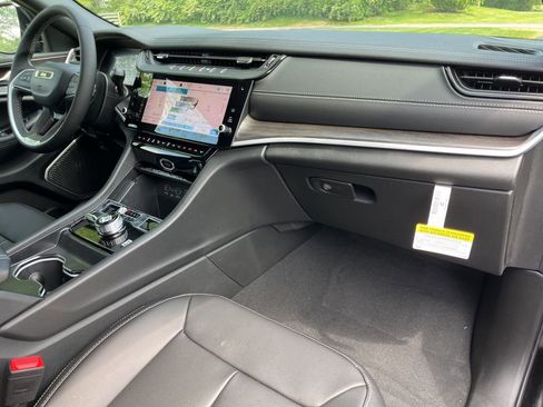 New 2026 Jeep Grand Cherokee L Limited AWD/4WD image 3