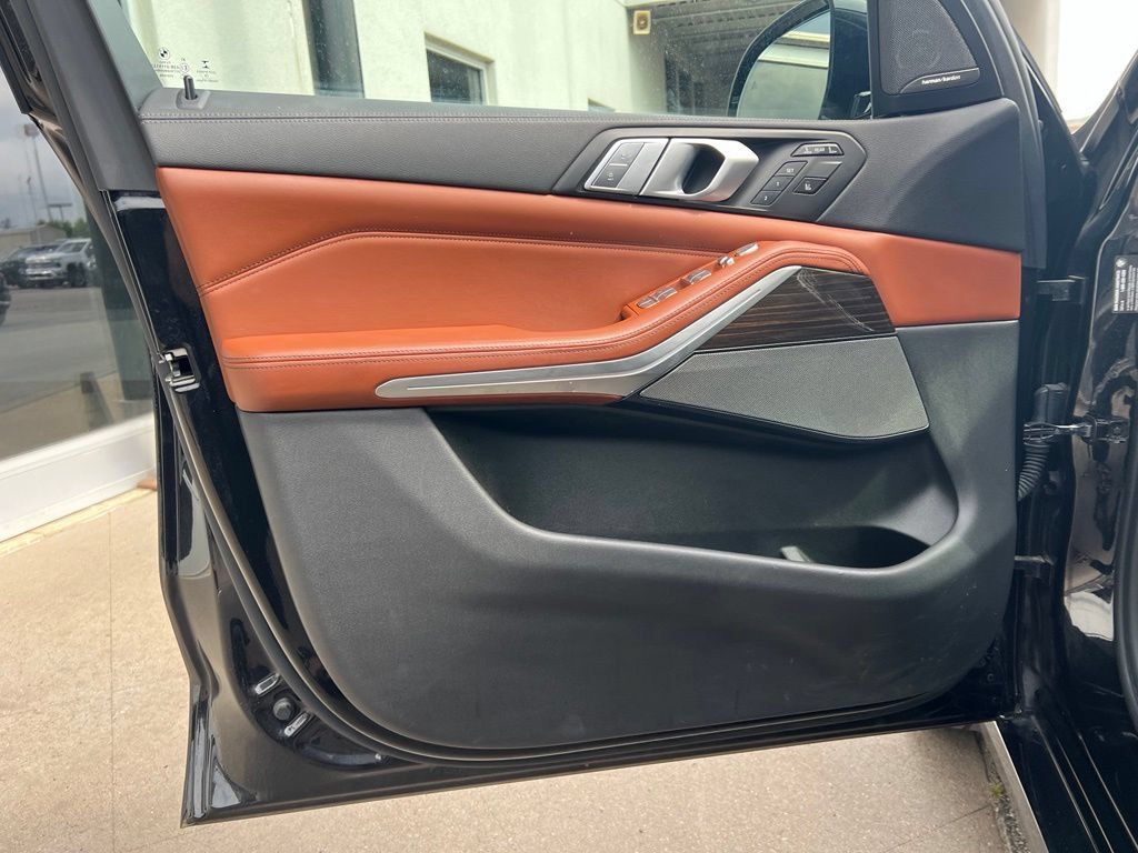 Used 2020 BMW X7 xDrive40i w/ Premium Package AWD/4WD image 10