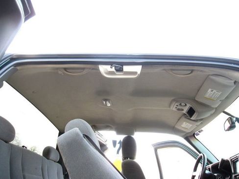 Used 2003 Chevrolet Silverado 1500 LS image 31