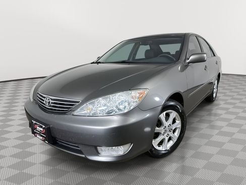 Used 2006 Toyota Camry XLE FWD image 1