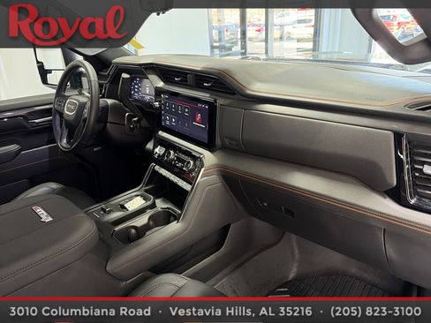 Used 2024 GMC Sierra 3500 AT4 w/ AT4 Premium Plus Package image 12