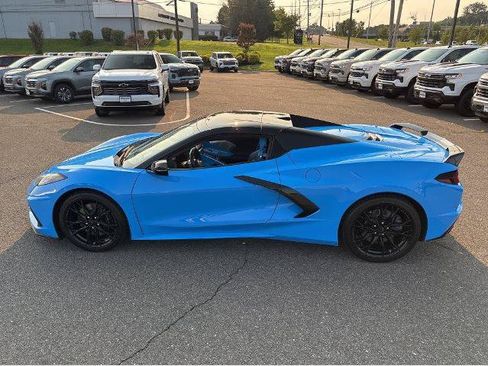 Used 2023 Chevrolet Corvette Stingray Premium Conv w/ Z51 Performance Package RWD image 13