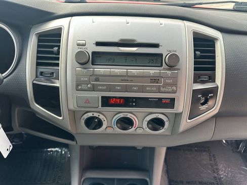 Used 2011 Toyota Tacoma PreRunner w/ TRD Off-Road Pkg image 23