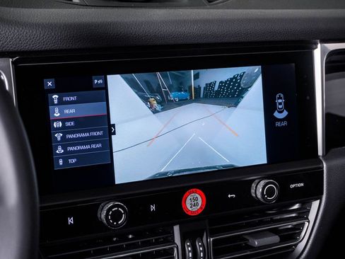 New 2026 Porsche Macan image 23