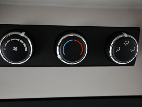 Used 2017 Dodge Grand Caravan SE w/ Power Window Group image 31