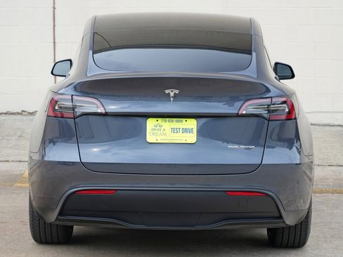 Used 2022 Tesla Model Y Long Range AWD/4WD image 52