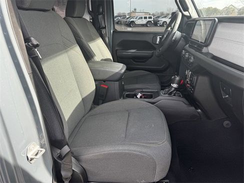 Certified 2024 Jeep Gladiator Sport image 14