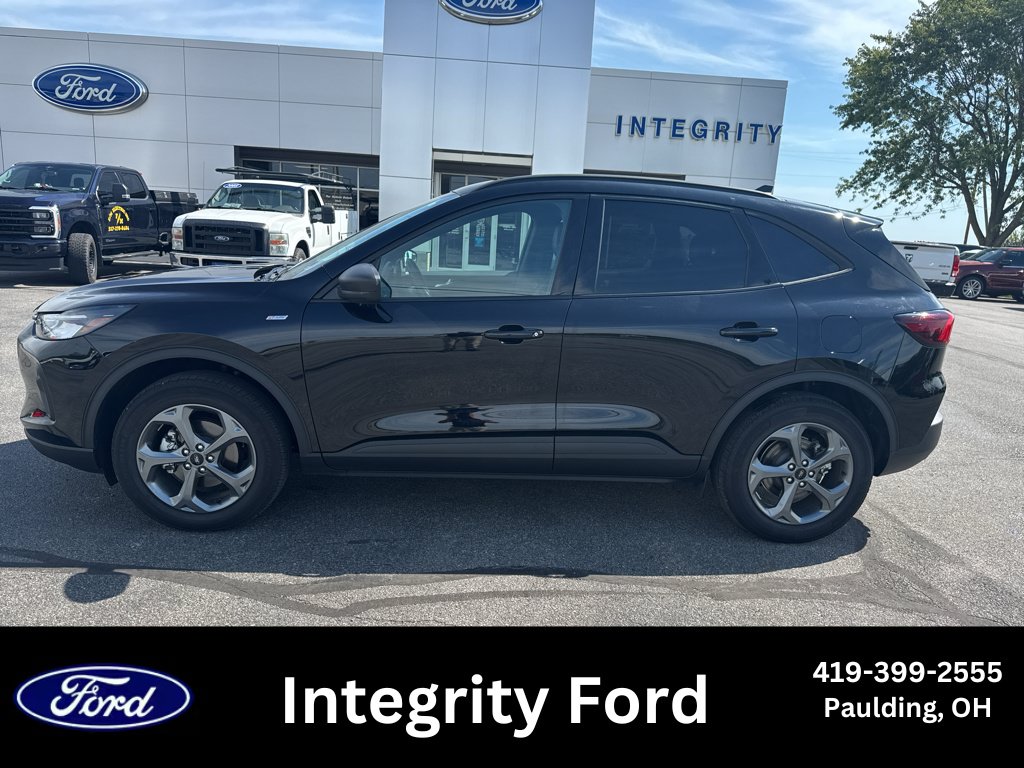 Used 2025 Ford Escape ST-Line w/ Tech Pack #1 AWD/4WD image 1