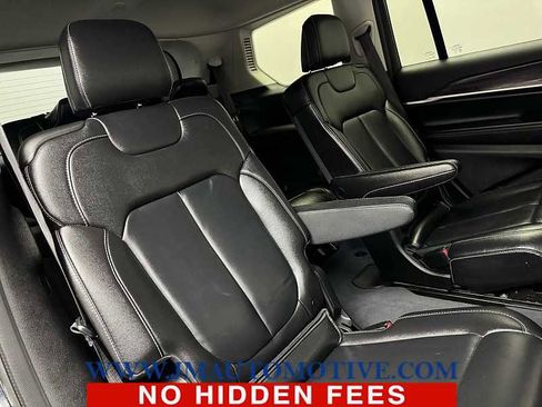 Used 2023 Jeep Grand Cherokee L Limited w/ Black Appearance Package image 21