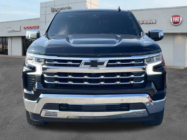 Used 2022 Chevrolet Silverado 1500 LTZ w/ LTZ Premium Package AWD/4WD image 2