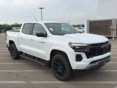 Used 2024 Chevrolet Colorado Z71 w/ LPO, Dark Essentials Package AWD/4WD image 8