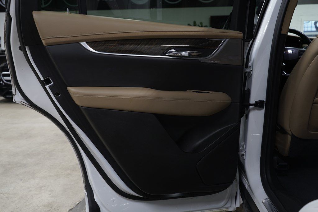 Used 2020 Cadillac XT6 Premium Luxury w/ Platinum Package FWD image 20
