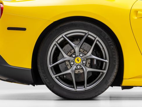 Certified 2017 Ferrari F12 Berlinetta RWD image 18