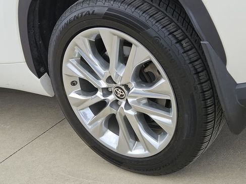 Used 2020 Toyota Highlander Limited image 10